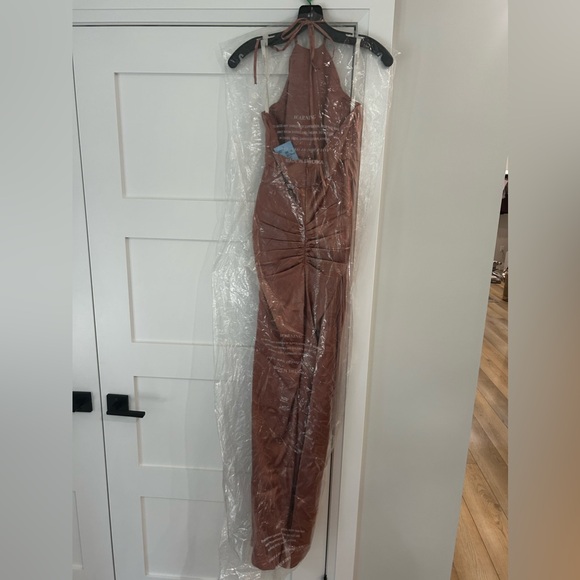 BRIDESMAID DAVIDS BRIDAL HIGHNECK DRESS - Picture 3 of 6